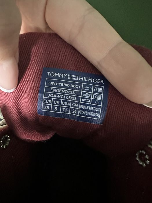 Оригинални Tommy jeans, 38ми размер