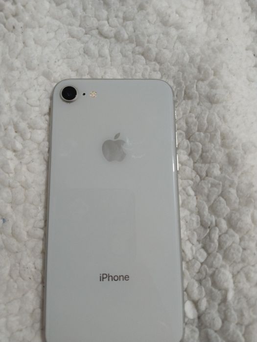 Продам айфон 8 память 256