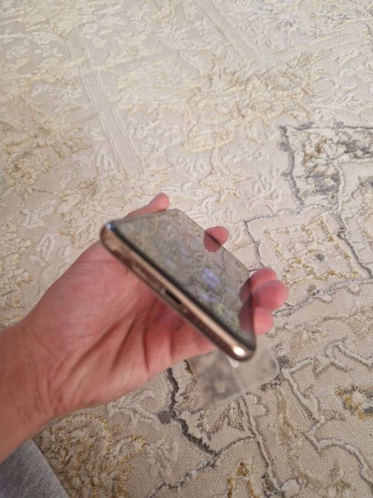 Iphone xs 64 gb.
