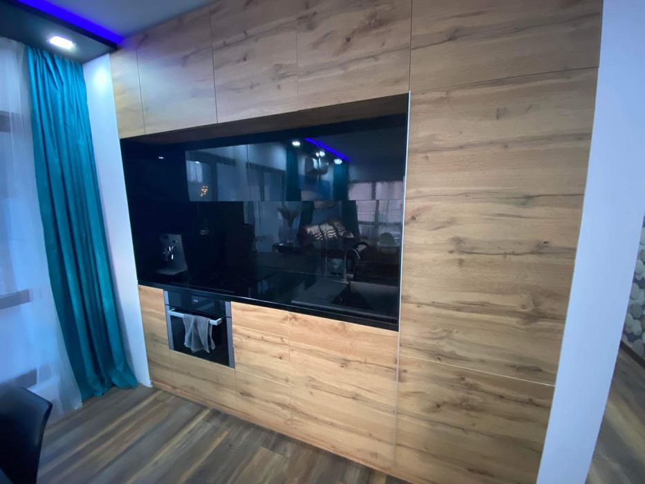 Продава се Тристаен апартамент в Варна, Възраждане 3 - 105 кв.м за 1762 €/кв.м - Снимка #4