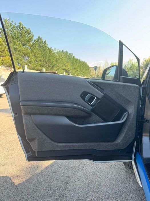 Продаю автомобиль BMW I3 гибрид