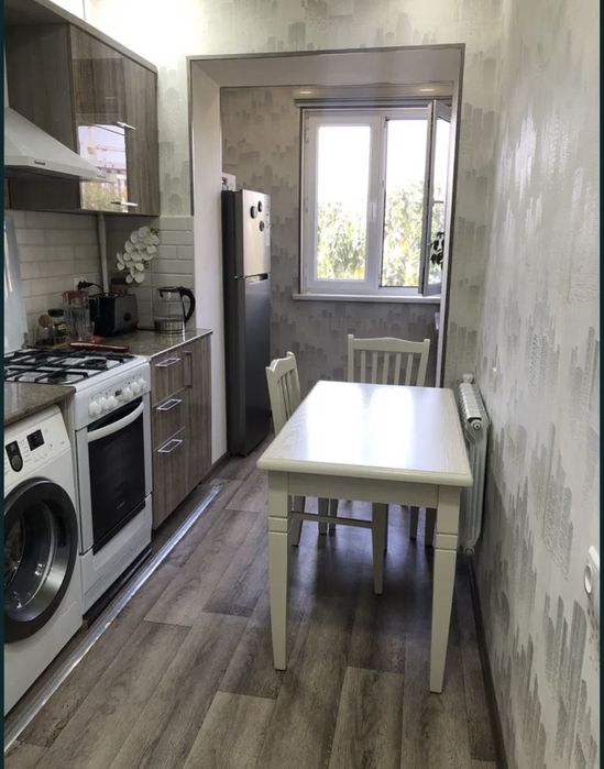 Продается квартира БУЗ базар, БИЙ, Максим Горький, Анор банк 2/4/4