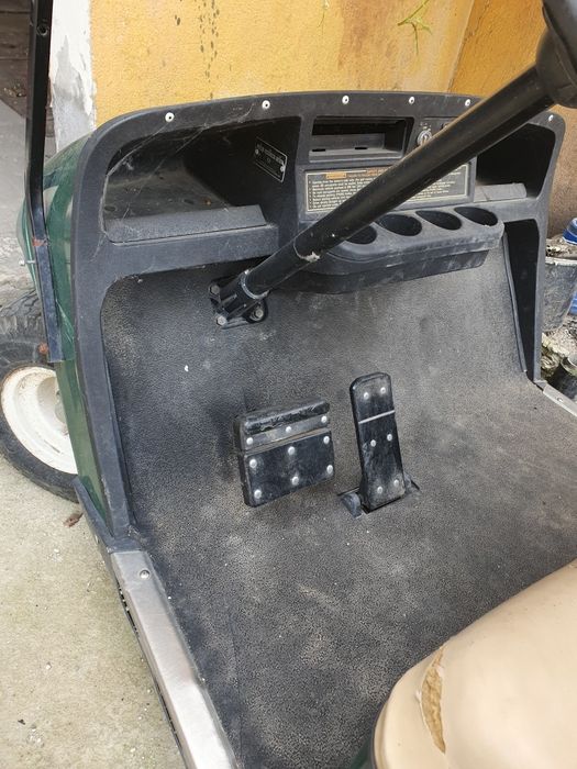 Masina de golf EZ-GO electric