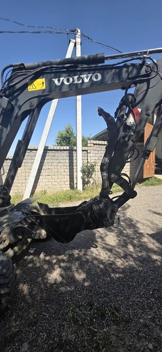 Ekskavator volvo 60 pro sotiladi