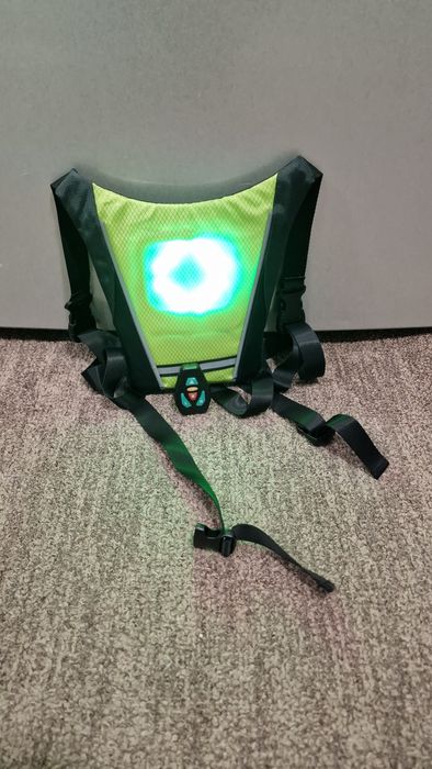 Vesta reflectorizanta biciclist ciclism cu lumini de semnalizare
