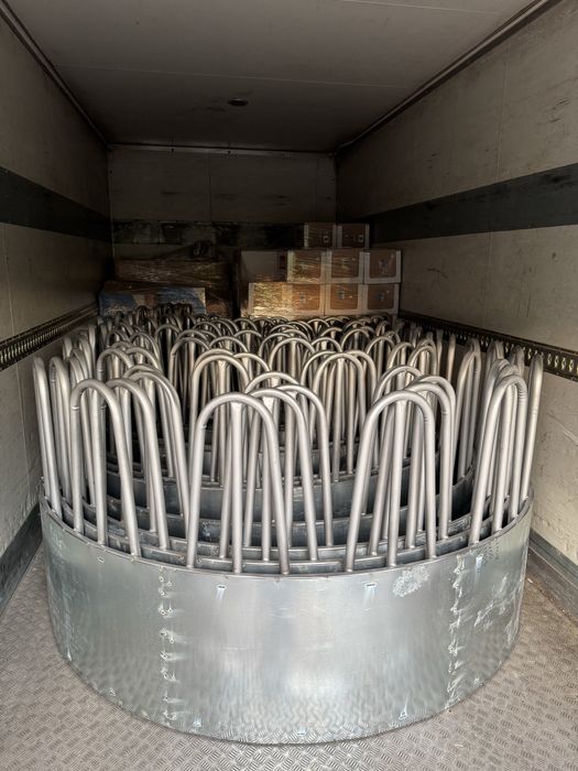 Топ оферта! Предлага различни видове хранилки за животни.