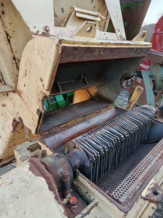 Moară la tractor.    .