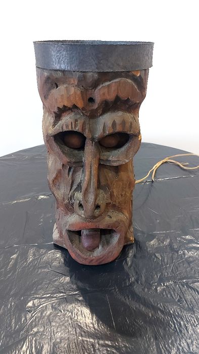 Стара дървена стенна маска