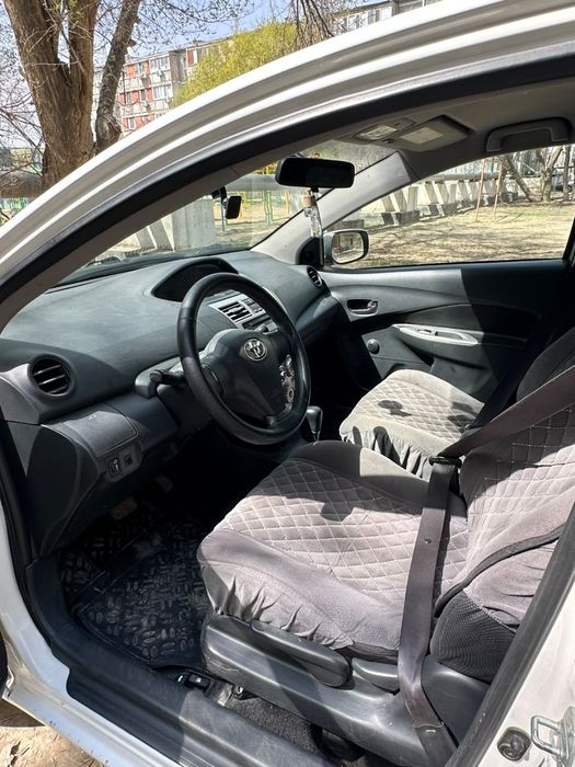 Toyota yaris  2009 жылғы