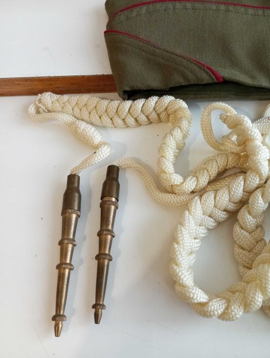 Параден офицерски колан , акселбант и кепе