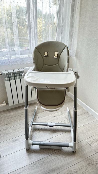 Продам стул для кормления  3 в 1