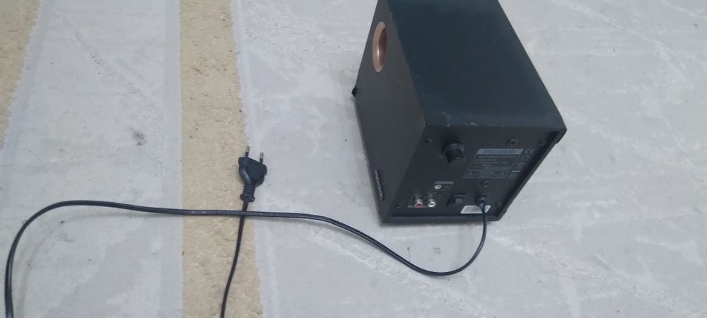 Продаеться музыкальный сабуфер