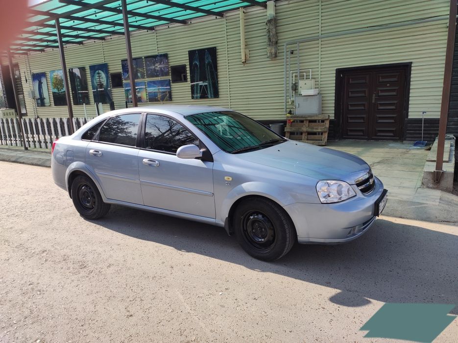Sotiladi Lassettiy 1.8 
Malibu rul, pioner magn