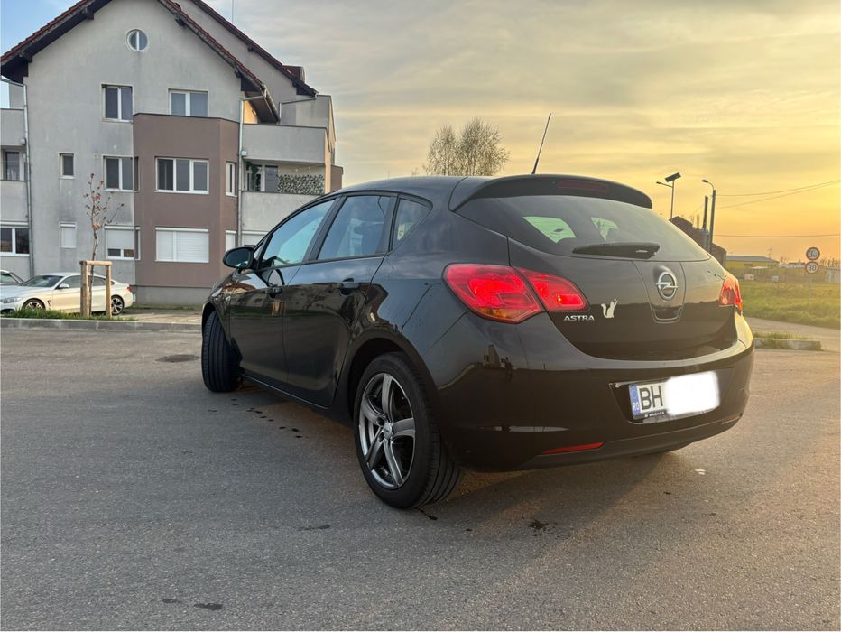 Vănd Opel Astra J 1.6 MPI
