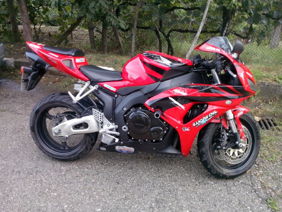 HONDA CBR 1000  180 к.с.
