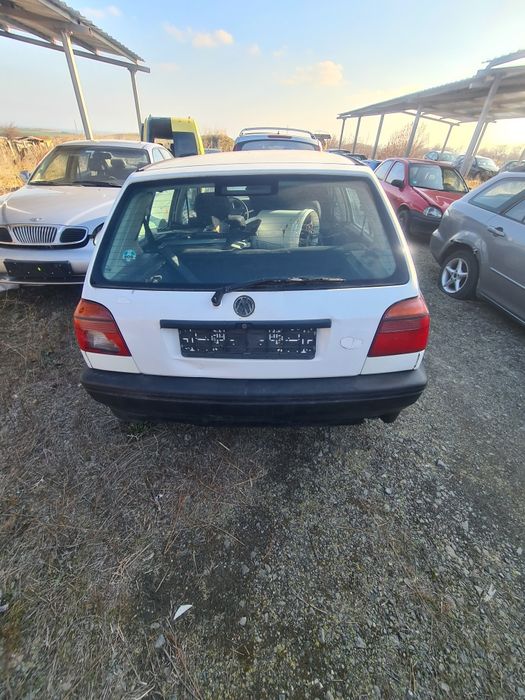 Голф 3.  1.6 бензин