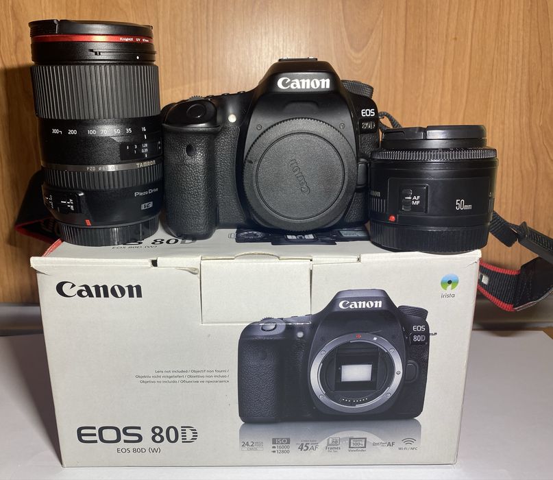 Vând Canon EOS 80D + obiectiv Canon 50 mm + obiectiv Tamron 16-300 mm + accesorii complete
