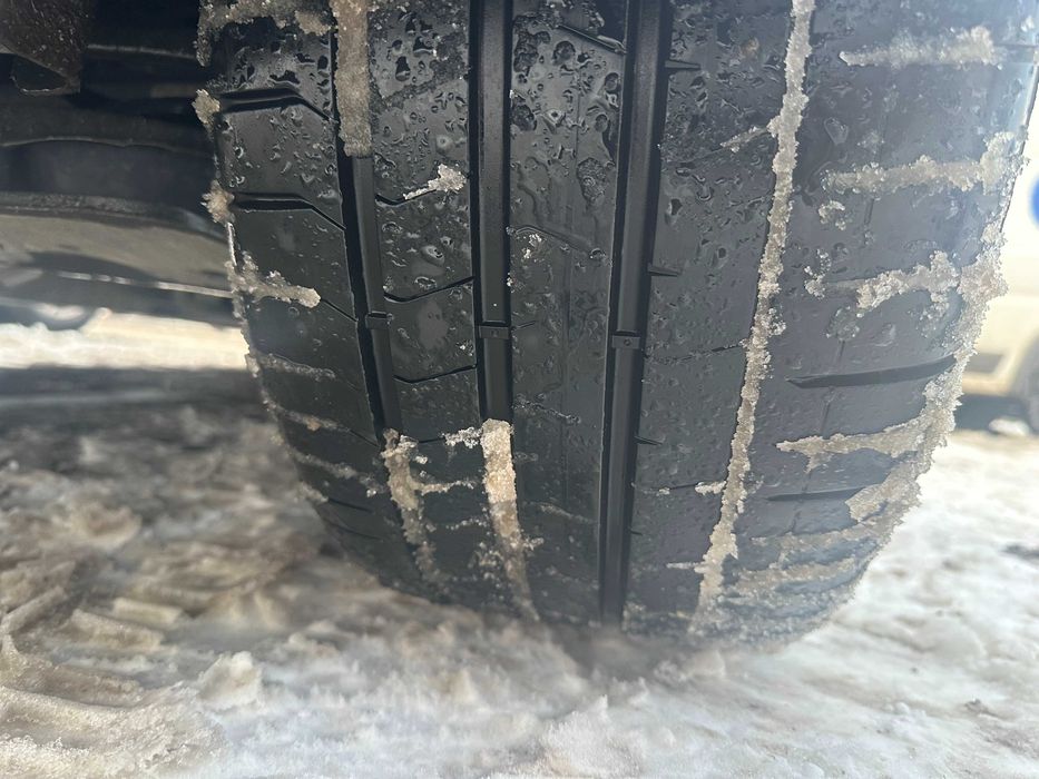 Anvelope Vara Pirelli PZero PZ4 225 40 R19/255 35 R19 BMW Runflat