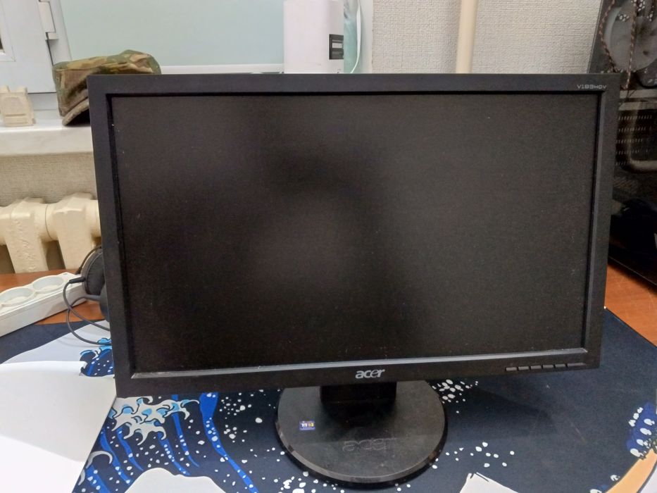 Продаю монитор срочно!