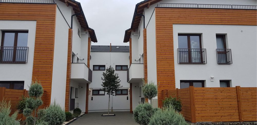 Inchiriez Apartament 3 camere lux