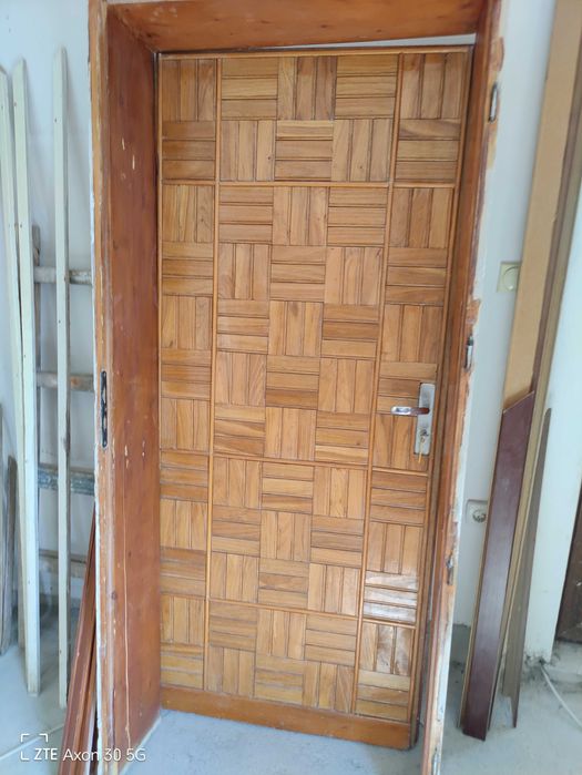 Интериорни врати с первази