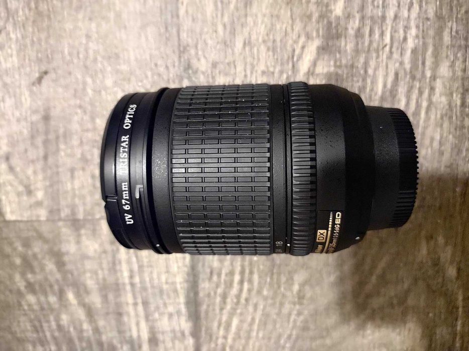 Фотоапарат и обектив Nikon D7200 AF-S NIKKOR 18-135mm