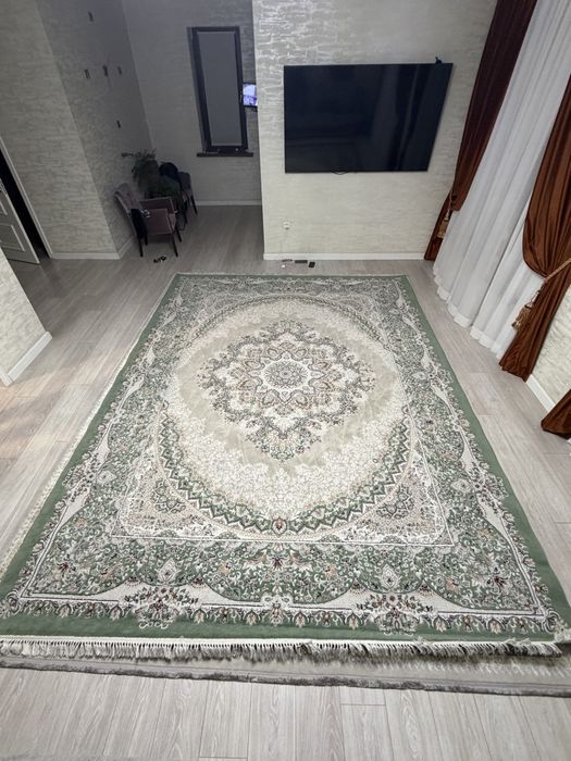 Продам ковер для зала