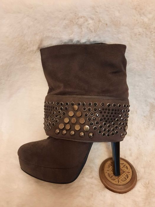 Боти на висок ток - различни модели