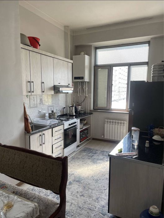 Navastroyka 3 xona srochna sotiladi kirivda  65kv