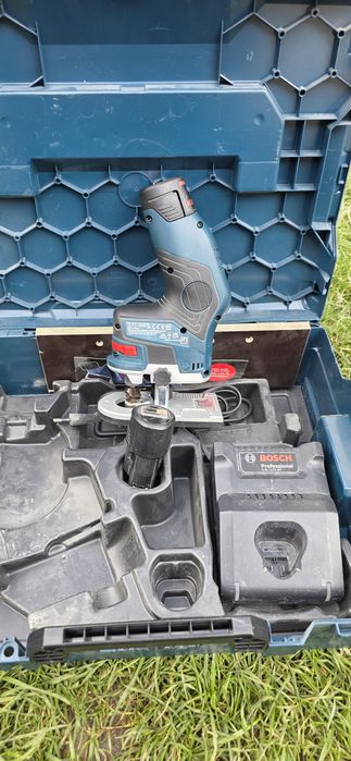 Freză bosch 12v 8