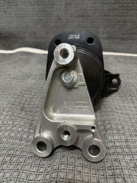 Подушка двигателя