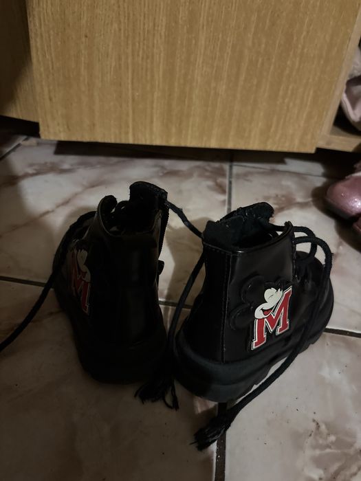 Ghete H&M fete negre cu minnie