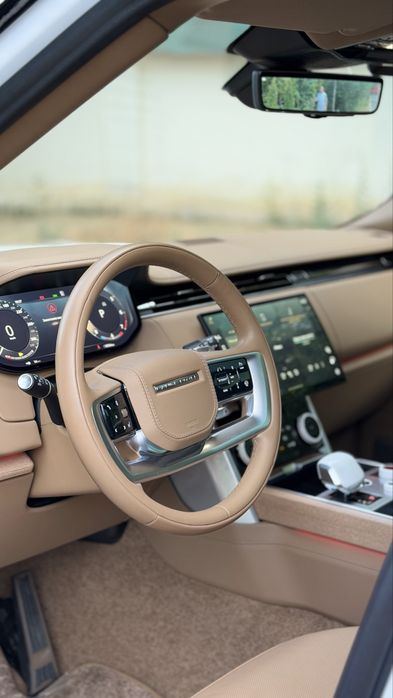 Range rover SV P615