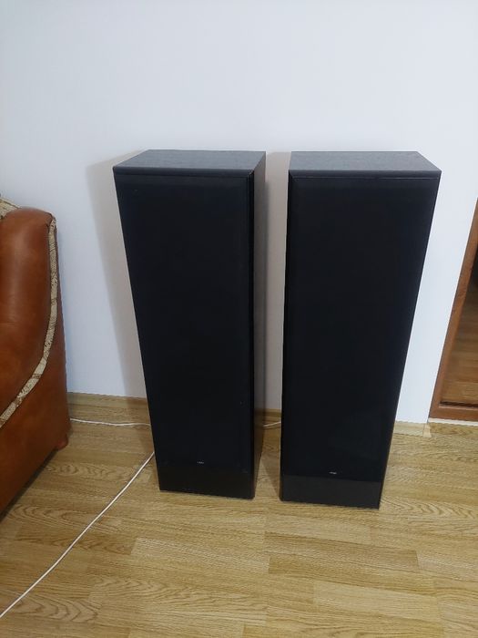 Vând  Boxe eltax și mixer audio PMX 400