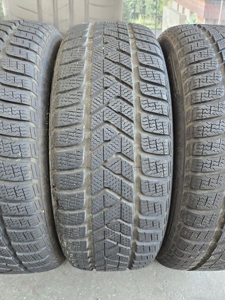 215/55/18 PIRELLI 4бр