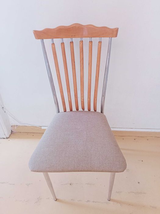 Кухонный стол и стулья