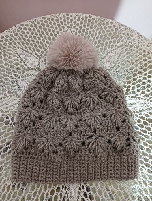 Căciulă croșetă manual