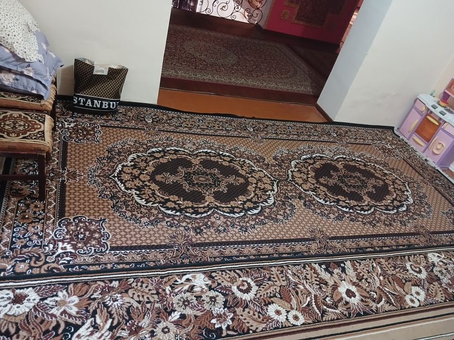 Продаётся ковёр.  В хорошем состоянии.