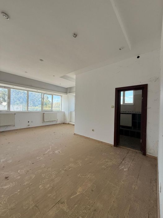 De inchiriat Hala industriala cu spatii de birouri Slobozia Abator