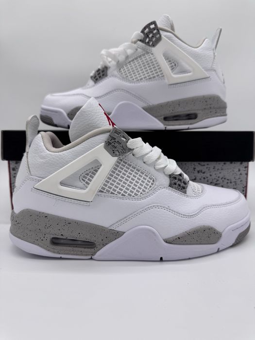 Air Jordan 4 Retro Oreo