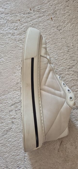 Продам кросовки Prada