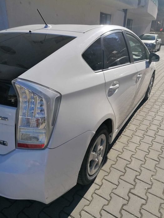 Vand Toyota Prius Hibrid și GPL 2012