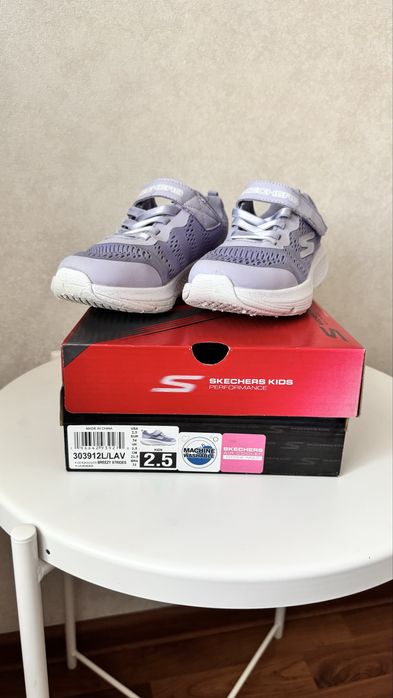 Кроссовки Skechers на девочку