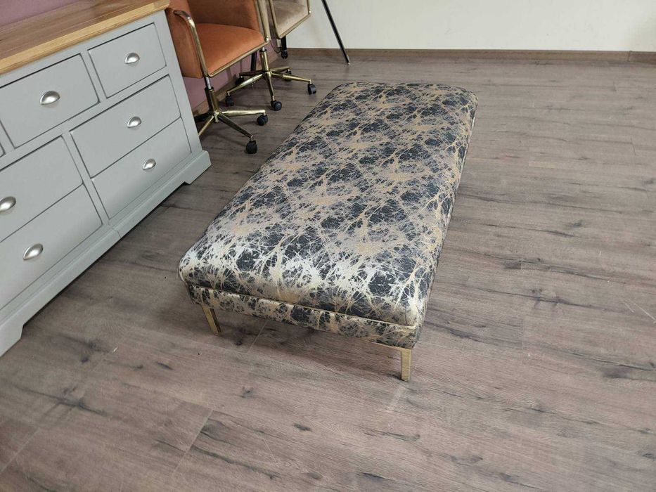 Голяма табуретка от плат