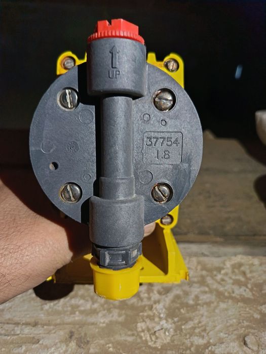 LMI PUMPS    3 штуки  продаются