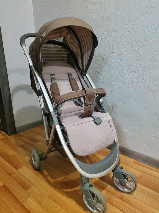 Продам прогулочную коляску