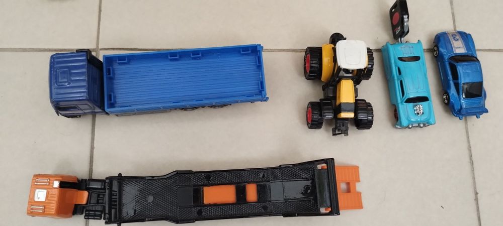 Колички Hotwheels