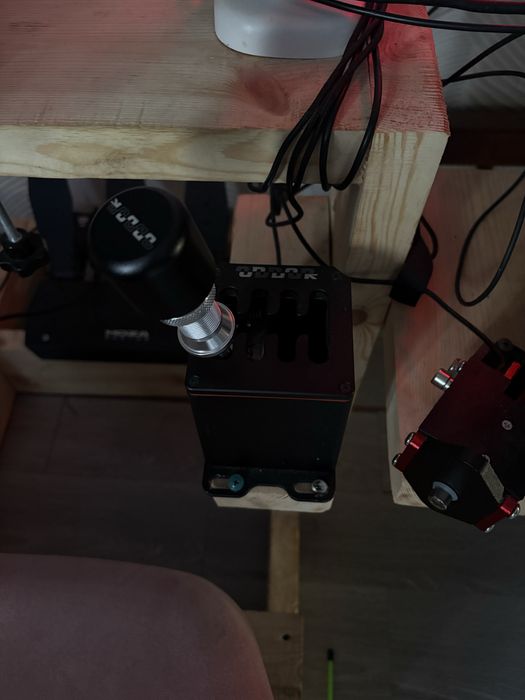 Продам игровой руль MOZA R3