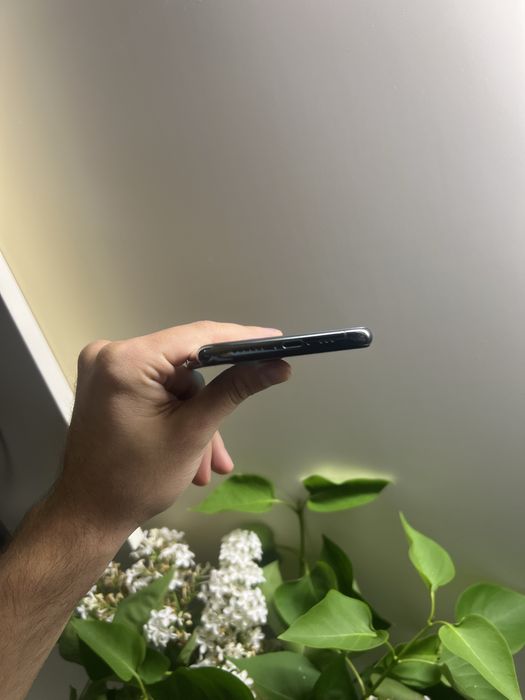 Продам IPhone 11 pro