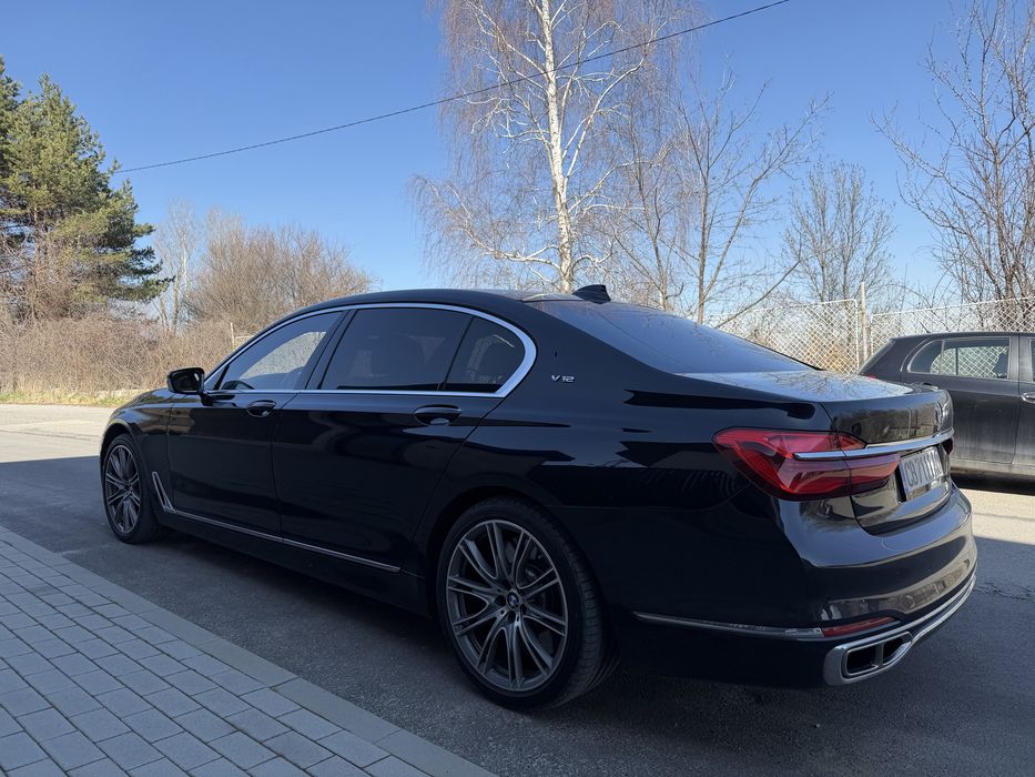 Bmw 760 Li xdrive/ skylounge/ executive